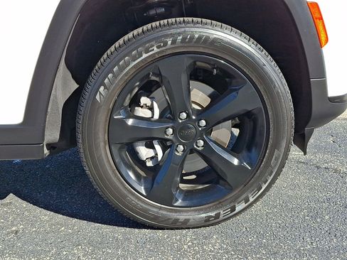 Used 2023 Jeep Grand Cherokee L Altitude image 9