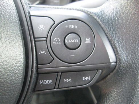 Used 2025 Toyota Corolla Cross AWD Hybrid image 19
