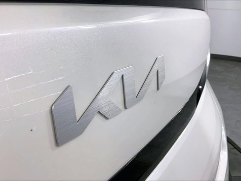 Certified 2025 Kia Soul LX w/ LX Technology Package FWD image 29