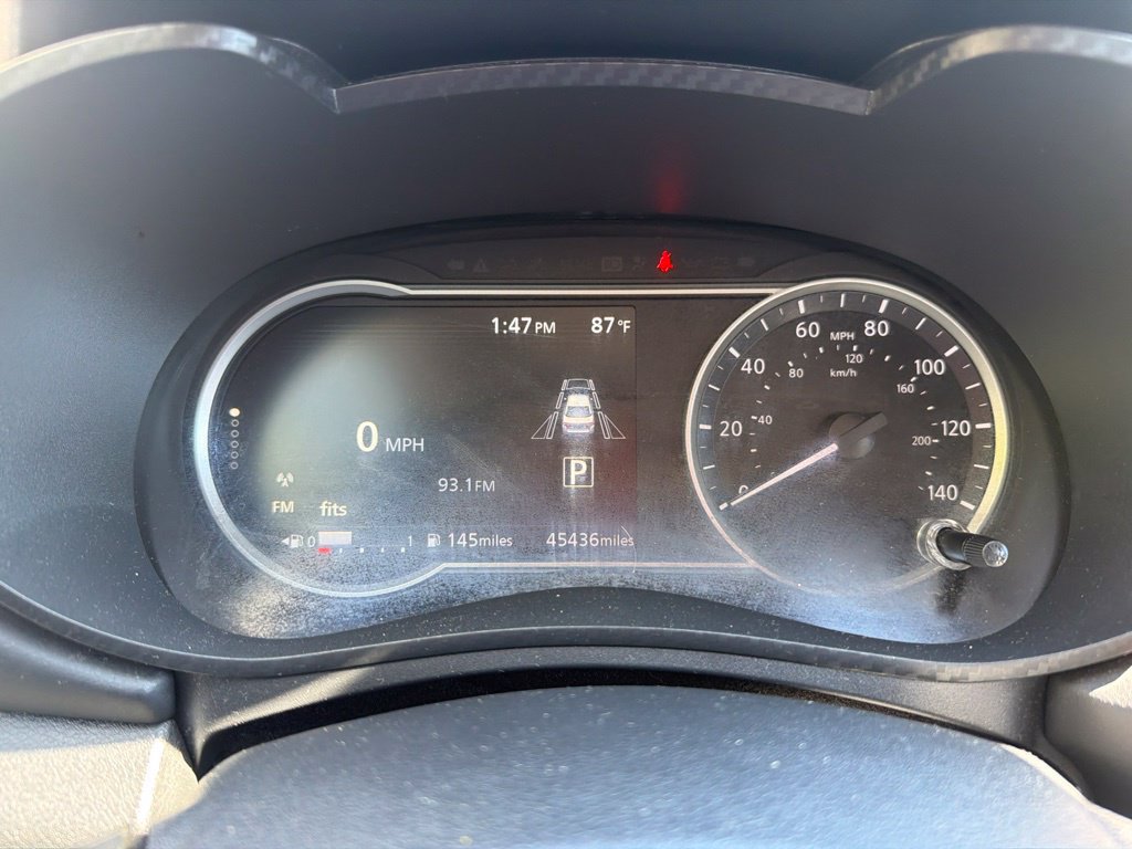 Used 2024 Nissan Versa SR FWD image 3