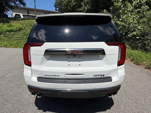 Used 2023 GMC Yukon AT4 w/ AT4 Premium Package AWD/4WD image 8
