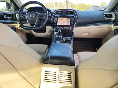Used 2021 Nissan Maxima Platinum w/ Sport Mat Group image 11