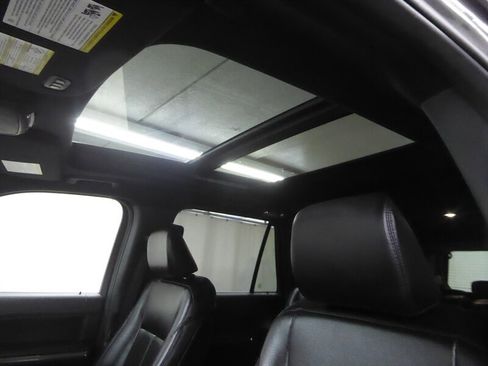 Used 2021 Ford Expedition Max XLT AWD/4WD image 16