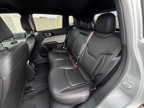 Used 2025 Jeep Compass Limited AWD/4WD image 22