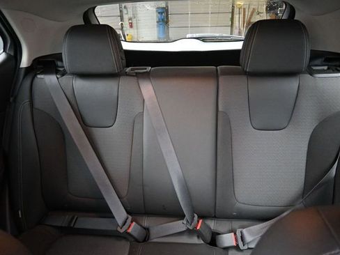 Used 2025 Buick Encore GX Preferred image 34