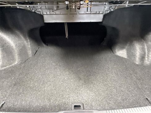 Used 2017 Toyota Camry SE image 31