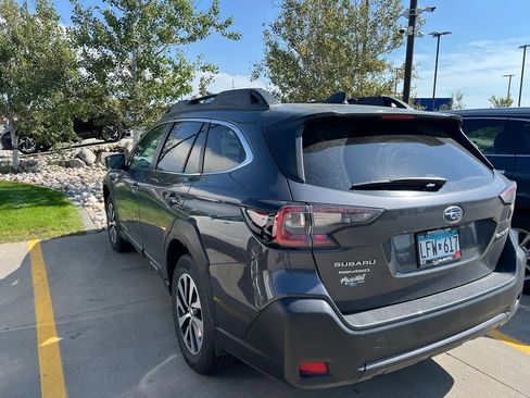 Used 2024 Subaru Outback Premium AWD/4WD image 12