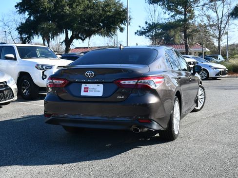 Certified 2019 Toyota Camry XLE image 4