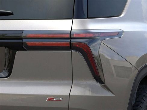 New 2026 Chevrolet Traverse Z71 w/ LPO, Floor Liner Package image 12