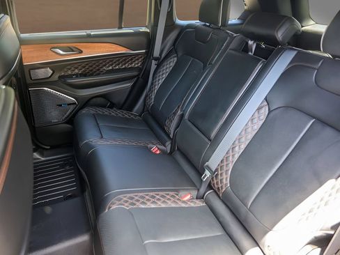 Used 2025 Jeep Grand Cherokee Summit AWD/4WD image 24
