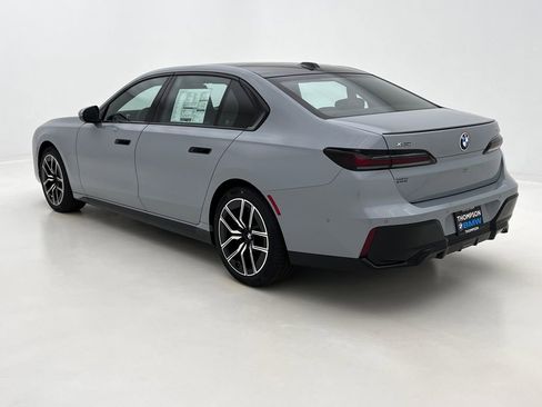 New 2026 BMW 740i xDrive w/ Premium Package image 8