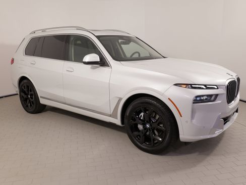 Used 2025 BMW X7 xDrive40i image 7