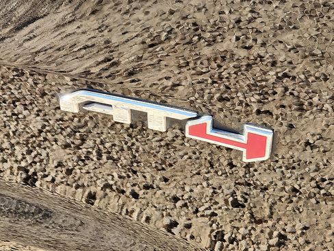 Used 2024 GMC Acadia AT4 w/ Luxury Package image 8