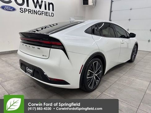 Used 2024 Toyota Prius XLE image 5