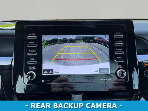 Used 2022 Toyota Camry SE w/ Convenience Package image 14