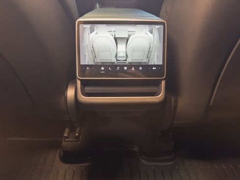 Used 2026 Tesla Model Y 2WD image 18