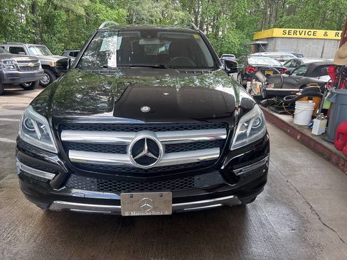 Used 2015 Mercedes-Benz GL 450 4MATIC image 3