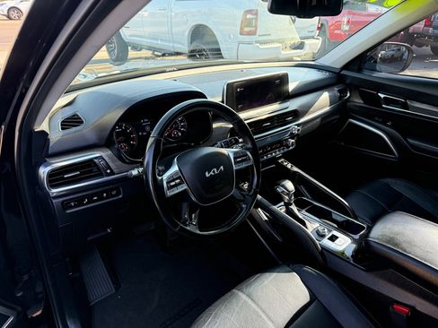 Used 2022 Kia Telluride EX w/ EX Premium Package image 9