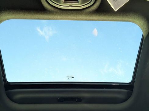 New 2025 Jeep Grand Cherokee Altitude image 27