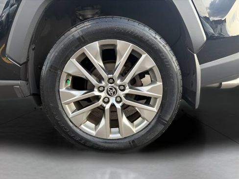 Used 2021 Toyota RAV4 XLE Premium AWD/4WD image 23