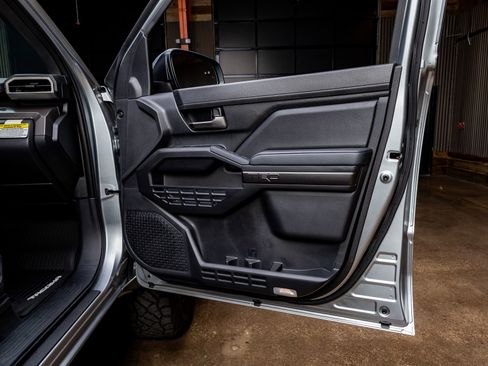 Used 2025 Toyota Tacoma TRD Off-Road image 36