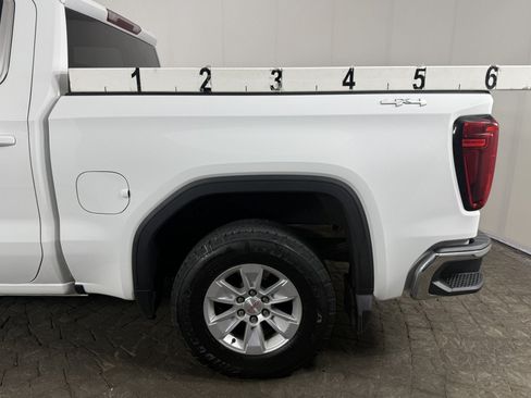 Used 2022 GMC Sierra 1500 SLE w/ Enhanced Capability Package AWD/4WD image 5