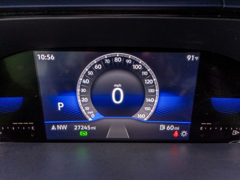 Used 2023 Volkswagen Taos SE w/ Panoramic Sunroof Package FWD image 26
