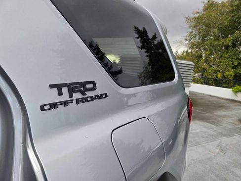 Certified 2025 Toyota 4Runner TRD Off-Road Premium image 19