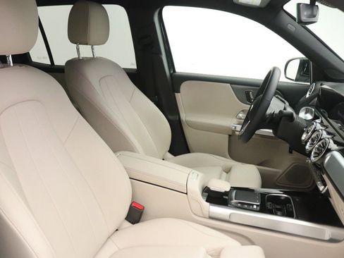 Used 2022 Mercedes-Benz GLB 250 image 30