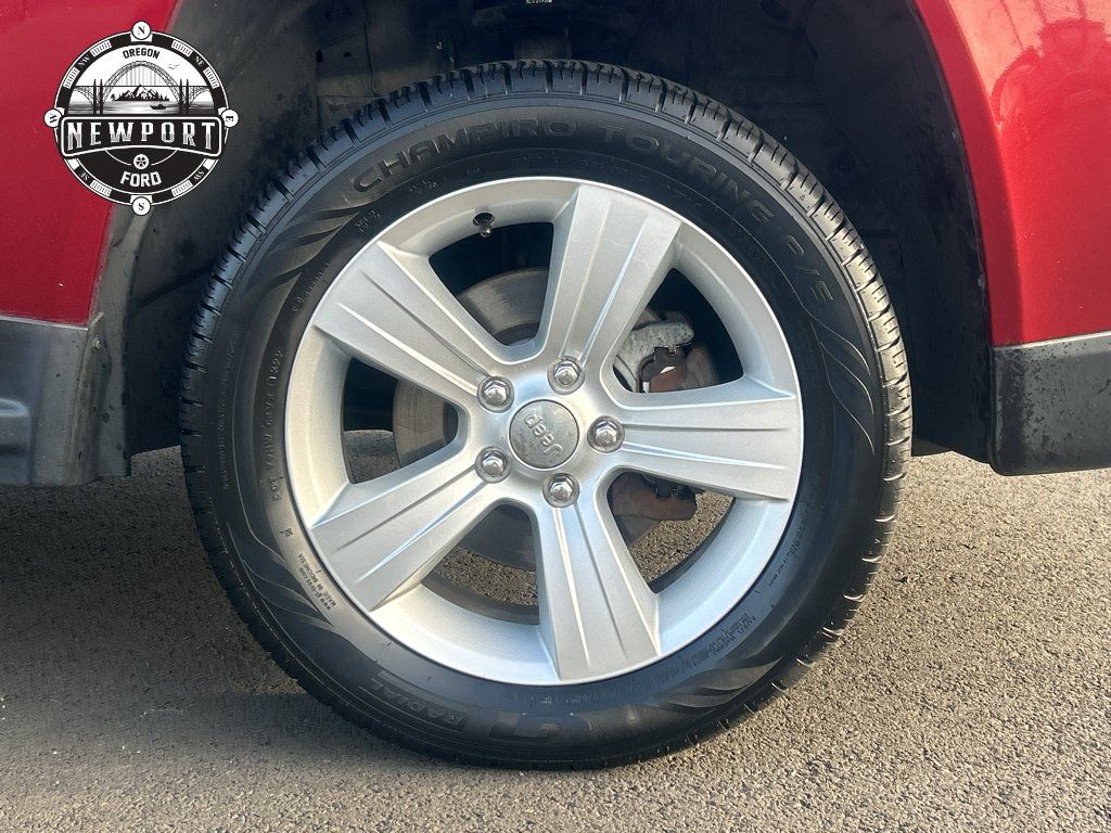 Used 2011 Jeep Compass Sport FWD image 9