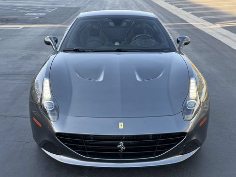 Used 2016 Ferrari California T RWD image 4