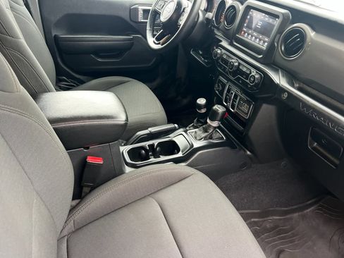 Used 2022 Jeep Wrangler Unlimited Sport image 15