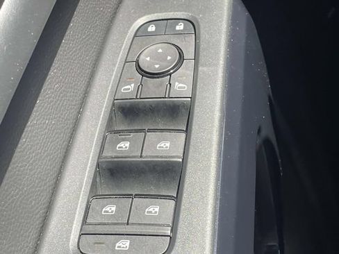 Used 2025 Nissan Pathfinder SV AWD/4WD image 26