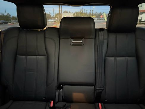 Used 2016 Land Rover Range Rover HSE image 12