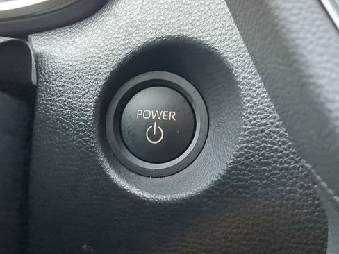 Used 2024 Toyota Corolla Cross XSE image 28