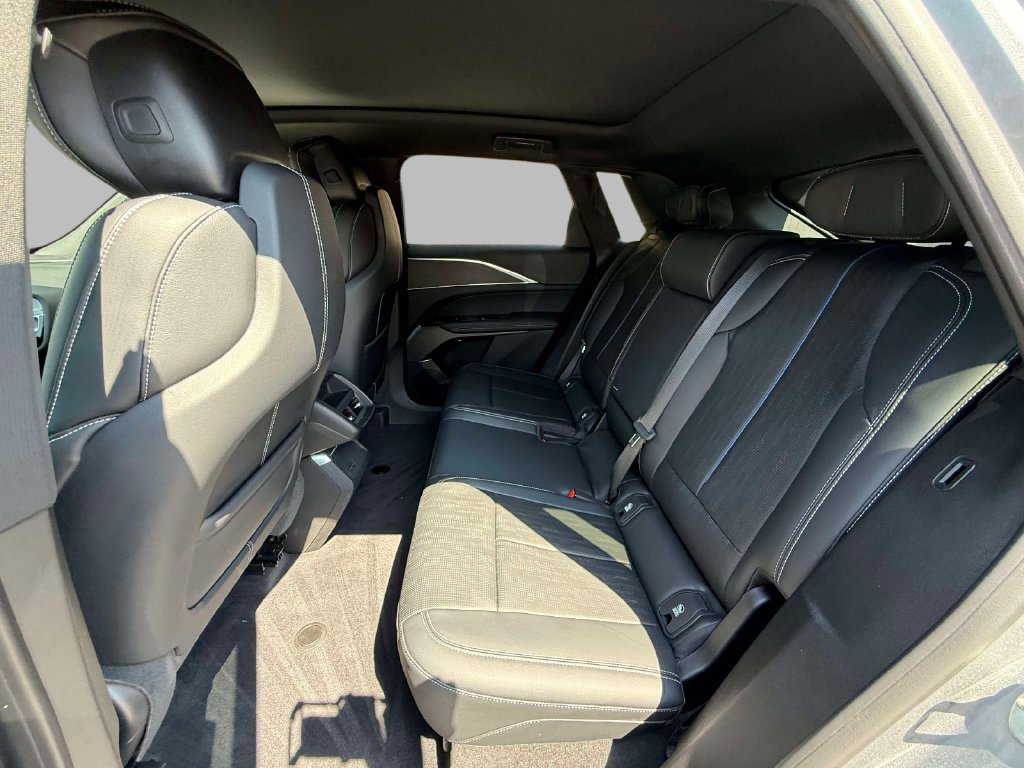Certified 2024 Cadillac Lyriq Luxury AWD/4WD image 19