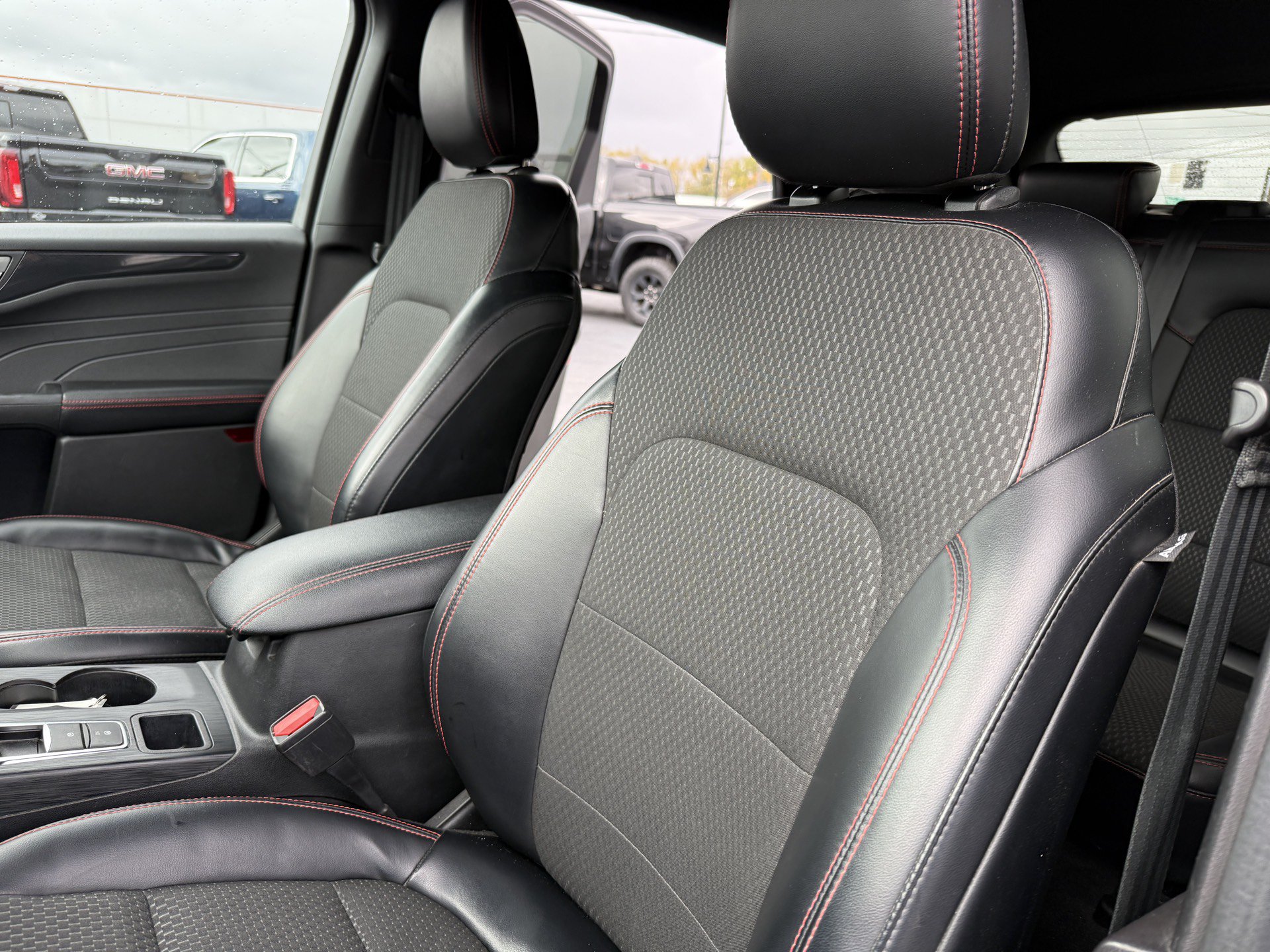 Used 2023 Ford Escape ST-Line w/ Tech Pack #1 FWD image 30