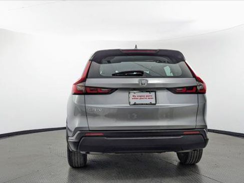 Used 2024 Honda CR-V LX image 7