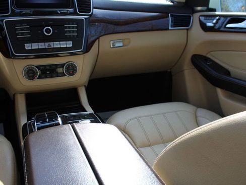 Used 2019 Mercedes-Benz GLS 450 GLS 450 4MATIC SUV image 33