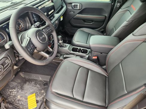 New 2026 Jeep Wrangler Unlimited Rubicon AWD/4WD image 13