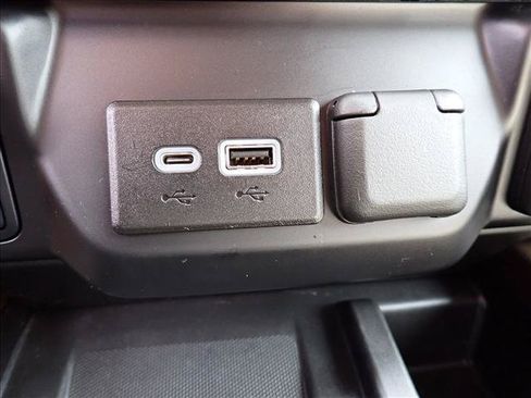 Used 2022 Chevrolet Silverado 1500 LTZ w/ Technology Package AWD/4WD image 19