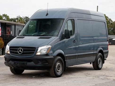 Used 2018 Mercedes-Benz Sprinter 2500 image 3
