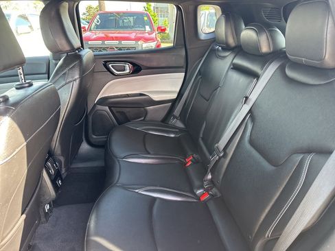 Used 2025 Jeep Compass Limited AWD/4WD image 12