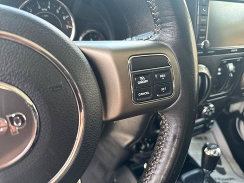 Used 2018 Jeep Wrangler Unlimited Sport AWD/4WD image 31