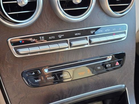 Used 2019 Mercedes-Benz GLC 300 4MATIC image 29