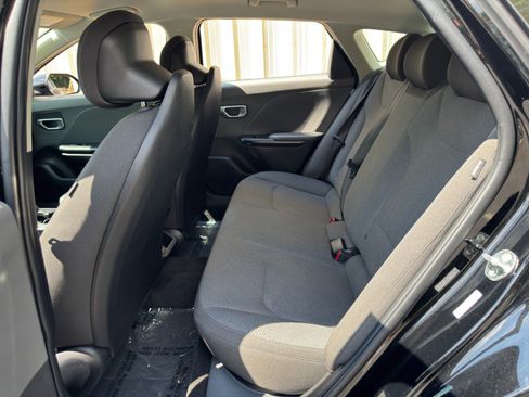 Used 2025 Kia K4 FWD image 35