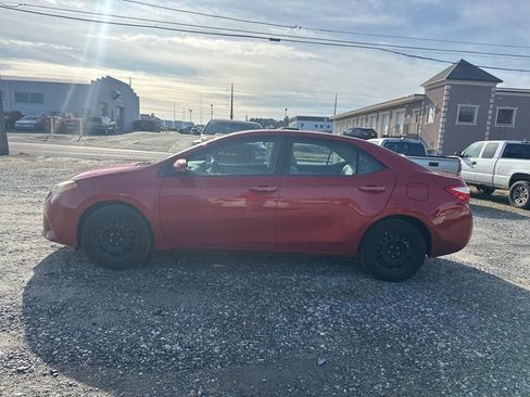 Used 2016 Toyota Corolla LE image 2