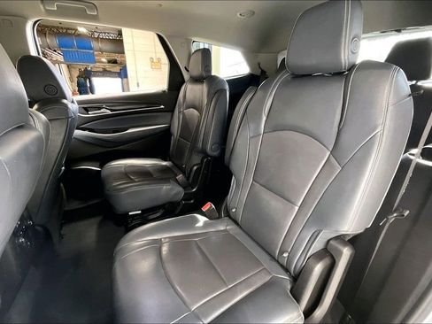 Used 2018 Buick Enclave Essence image 31