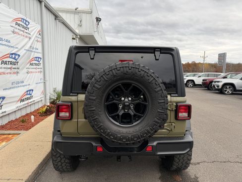 Certified 2025 Jeep Wrangler Willys image 4