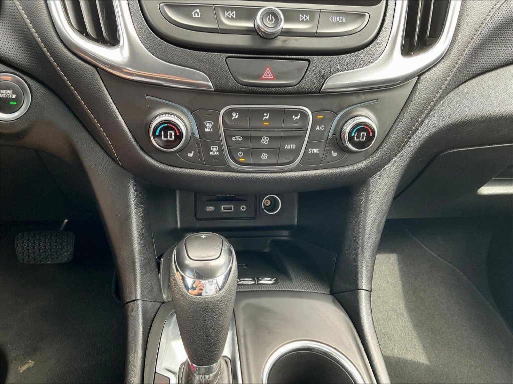 Used 2020 Chevrolet Equinox Premier w/ Premier Redline Edition FWD image 17